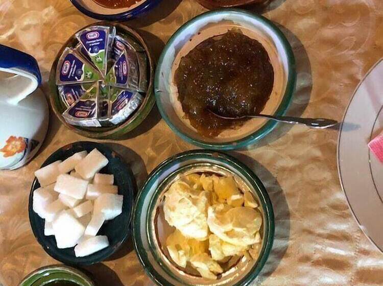 הוסטל Auberge Camping Oasis El Mharech