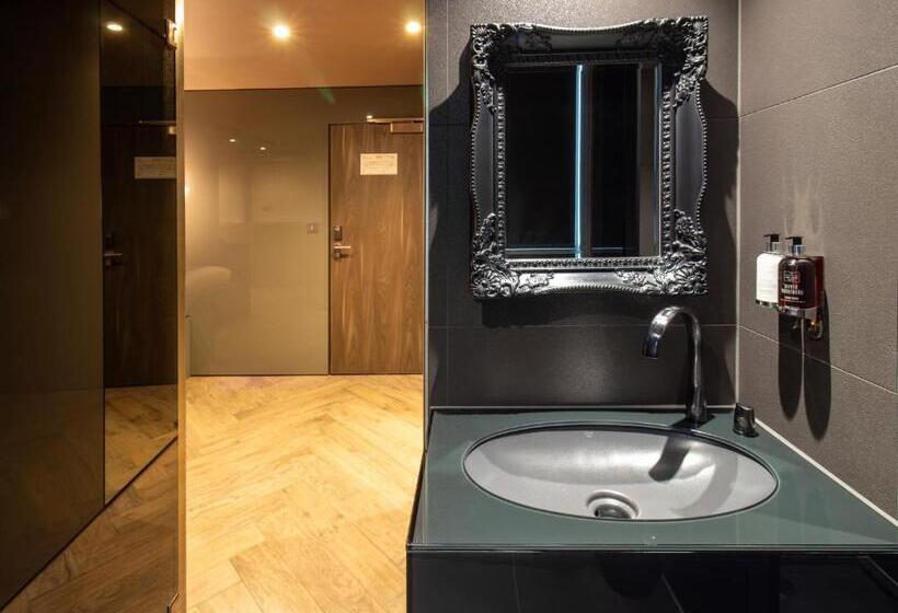 Bloc Hotel London Gatwick Airport