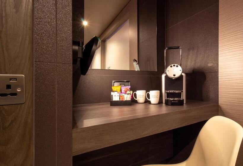 Bloc Hotel London Gatwick Airport