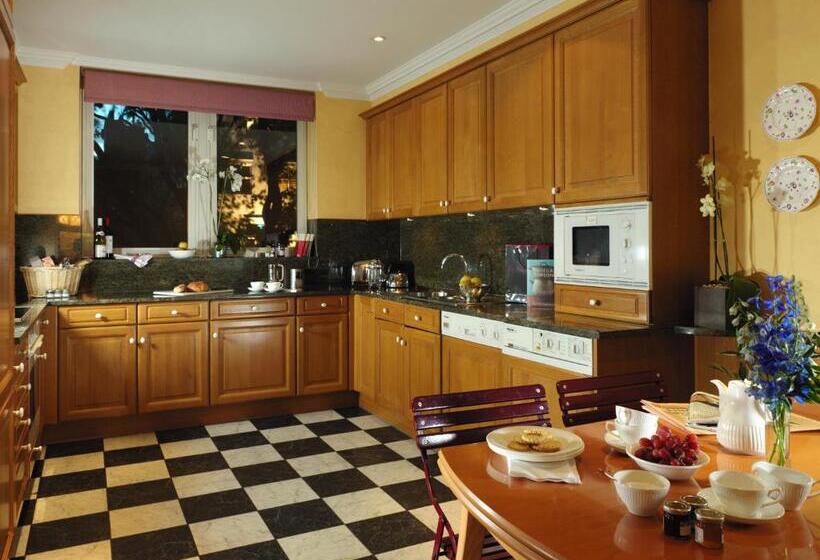 Cheval Thorney Court At Hyde Park