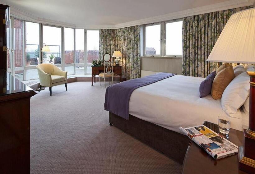 Cheval Thorney Court At Hyde Park