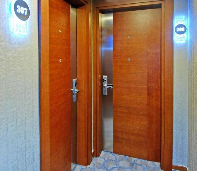 Dosso Dossi Hotels Old City