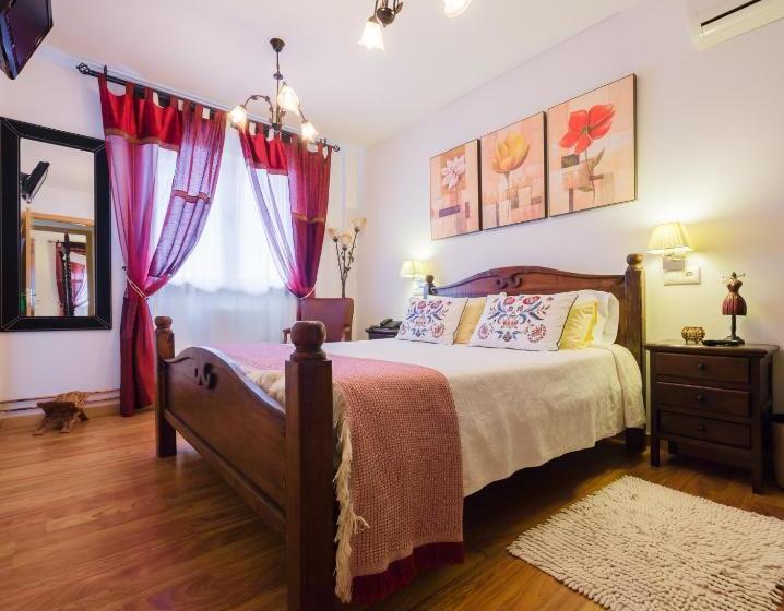 مسافرخانه A Feira Posada