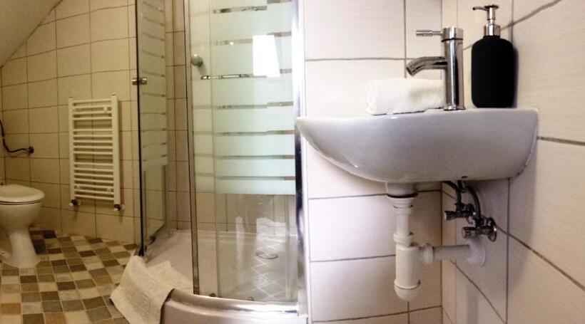 فندق فئة نجمة واحدة Garden House