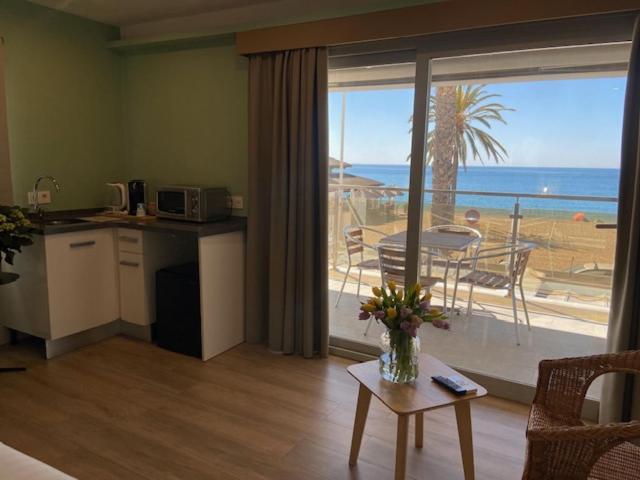 פונדק H Boutique La Caleta Bay