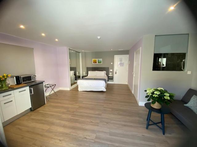 פונדק H Boutique La Caleta Bay