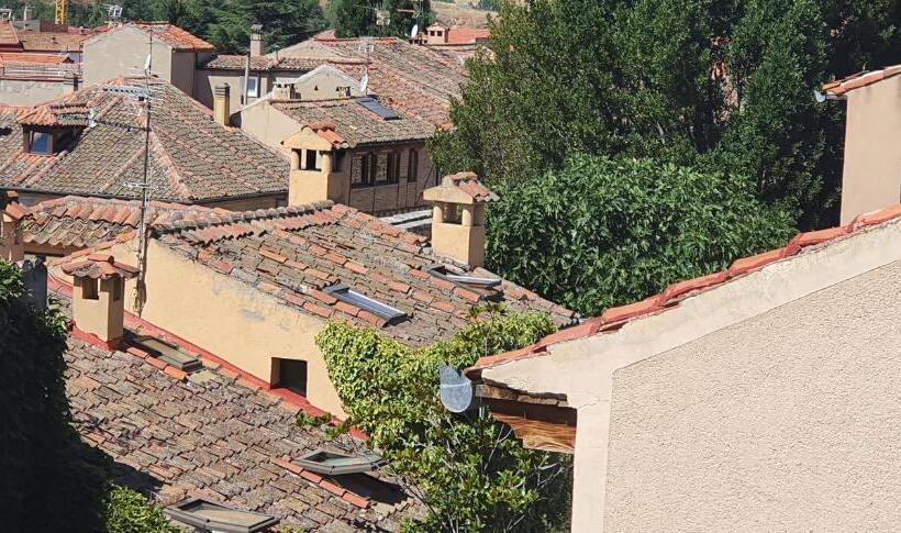 مسافرخانه Hospedaje Bar El Gato Del Acueducto