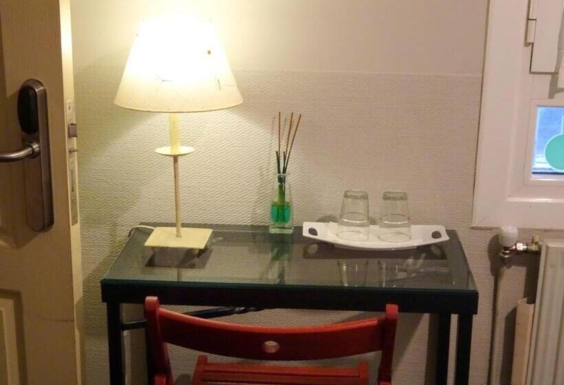 مسافرخانه Iturrienea Ostatua