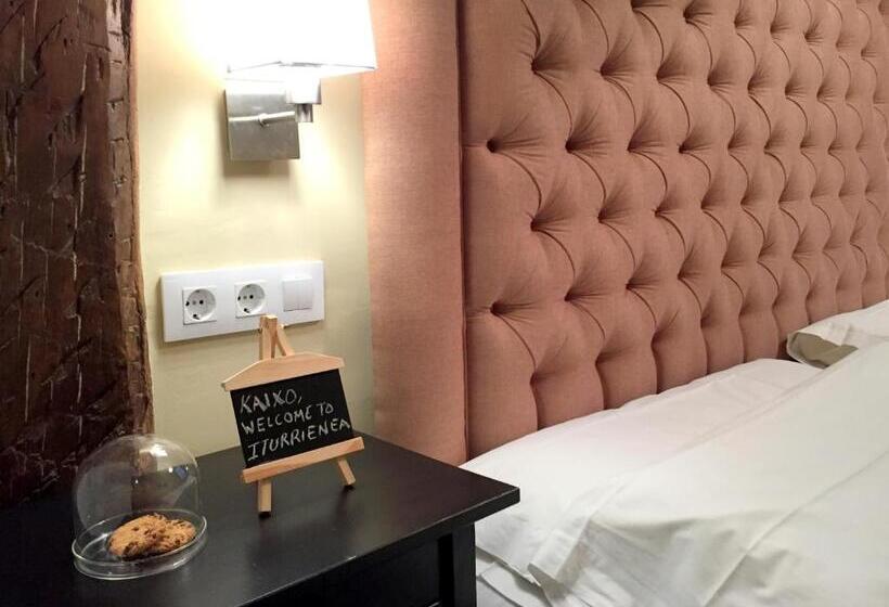 مسافرخانه Iturrienea Ostatua
