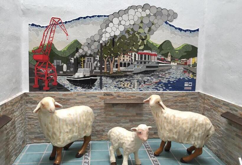 مسافرخانه Iturrienea Ostatua