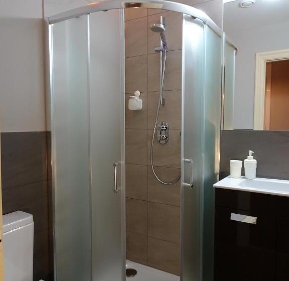 مسافرخانه Iturrienea Ostatua