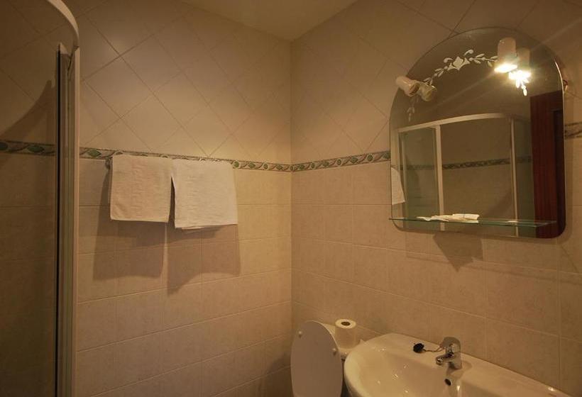 客栈  Pensión Paseo Real