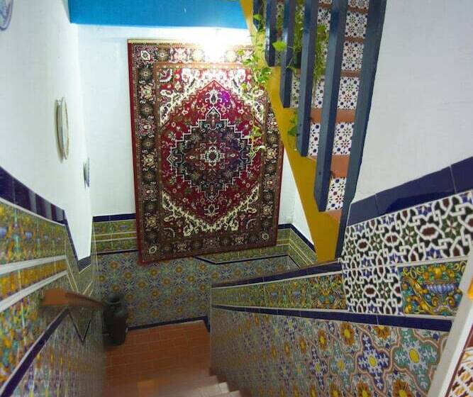 مسافرخانه Pensión Santa María La Blanca