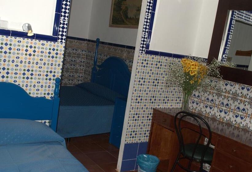 مسافرخانه Pensión Santa María La Blanca