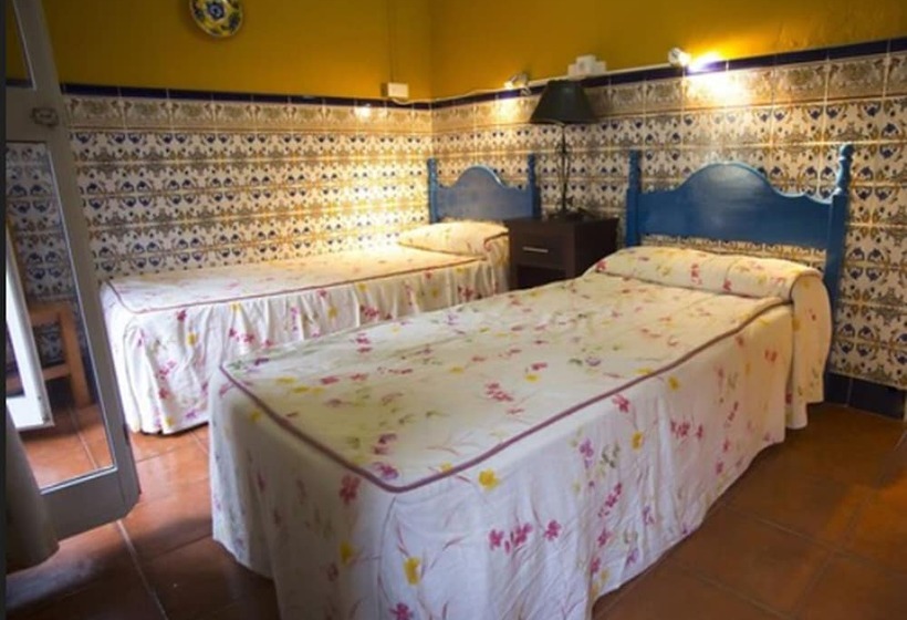 مسافرخانه Pensión Santa María La Blanca