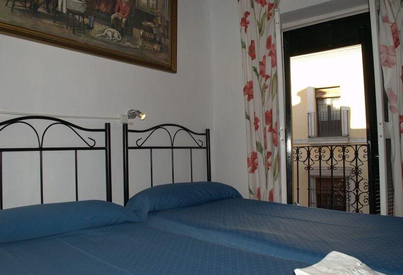 مسافرخانه Pensión Santa María La Blanca