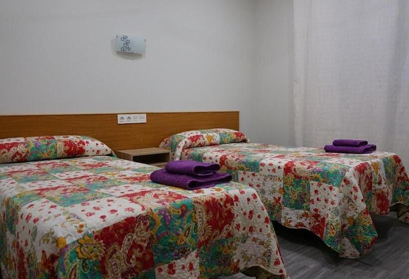 Хостел Pension Calfred Ii