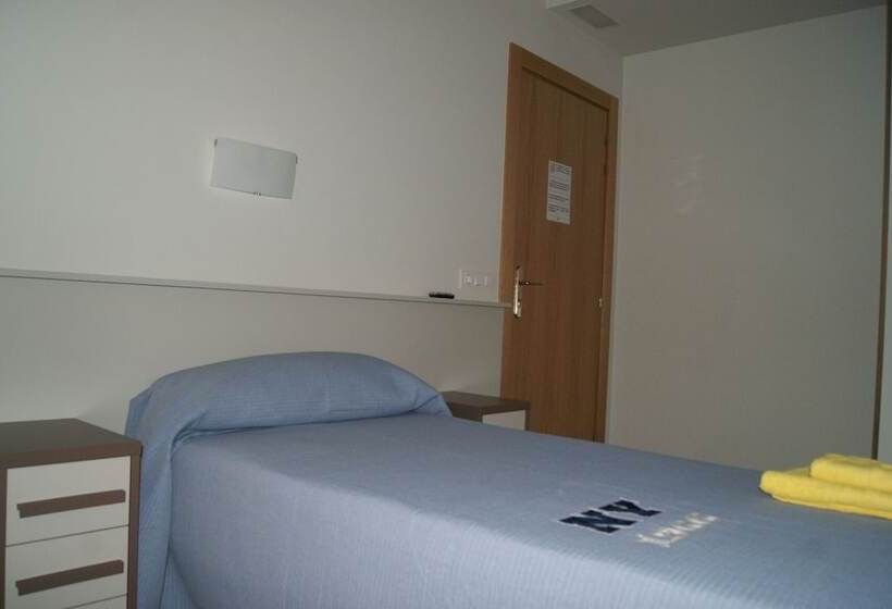 Хостел Pension Calfred Ii