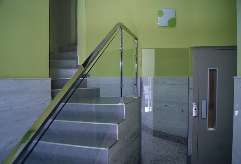 Хостел Pension Calfred Ii