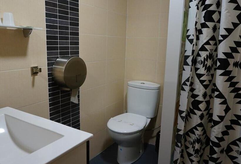 Хостел Pension Calfred Ii