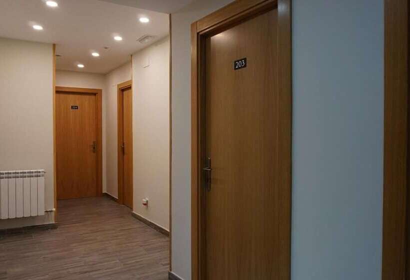 Хостел Pension Calfred Ii