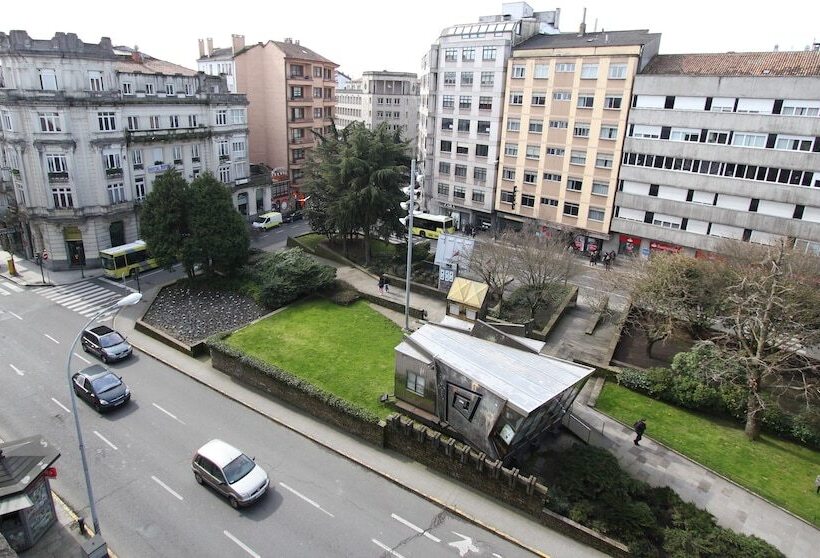 פונדק Pr Plaza De Galicia