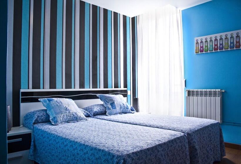 פונדק Pr Plaza De Galicia