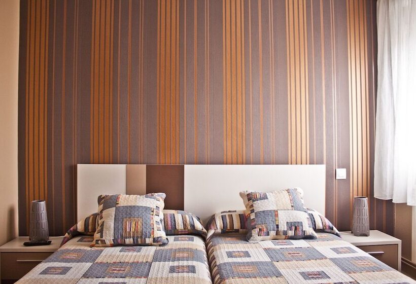 פונדק Pr Plaza De Galicia