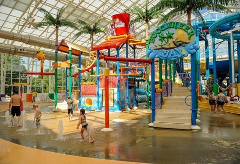 בית מלון כפרי Big Splash Adventure Indoor Water Park & Resort