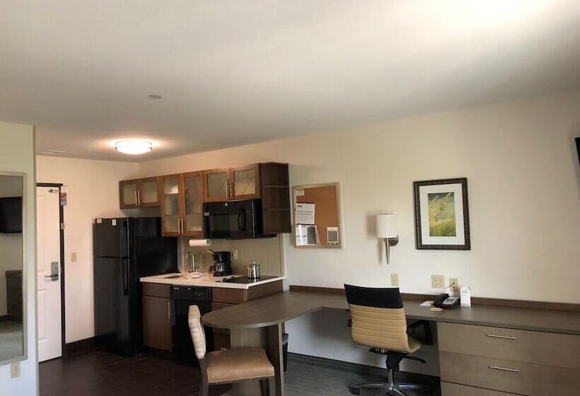 Отель Candlewood Suites Houma, An Ihg