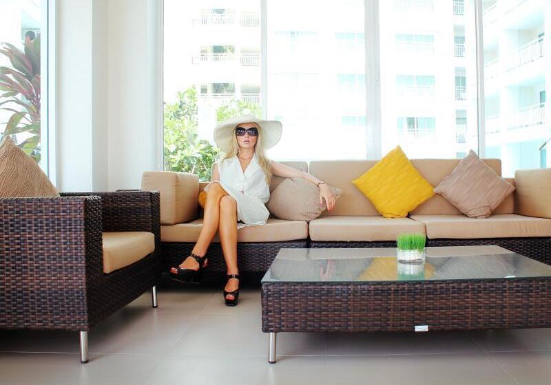 호텔 Chanalai Hillside Resort, Karon Beach