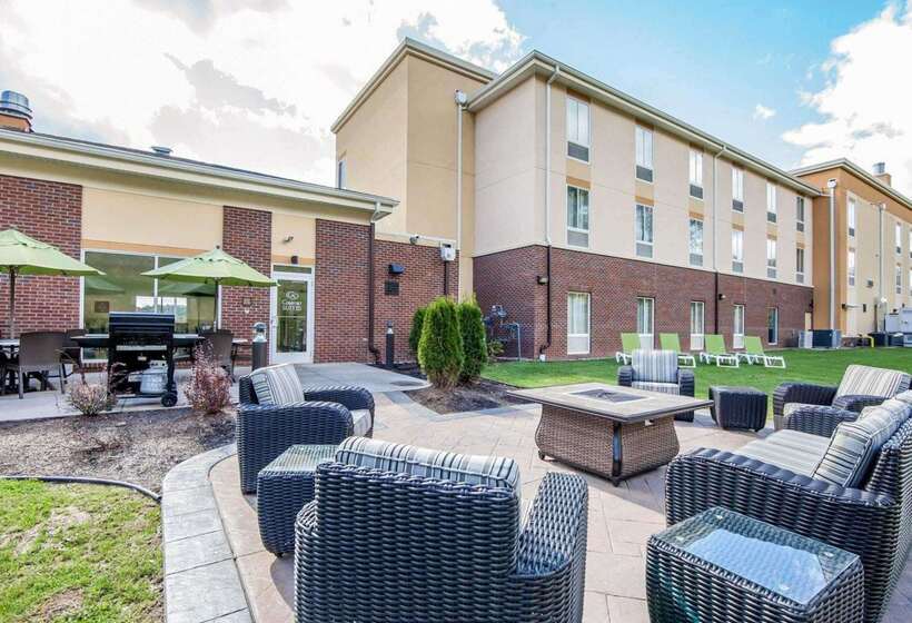 בית מלון כפרי Comfort Suites Marietta Parkersburg