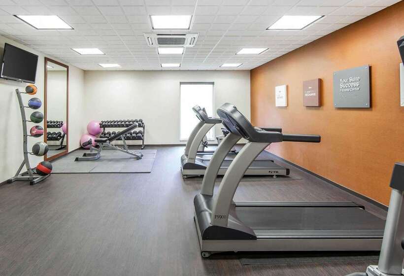 هتل Comfort Suites Marietta Parkersburg