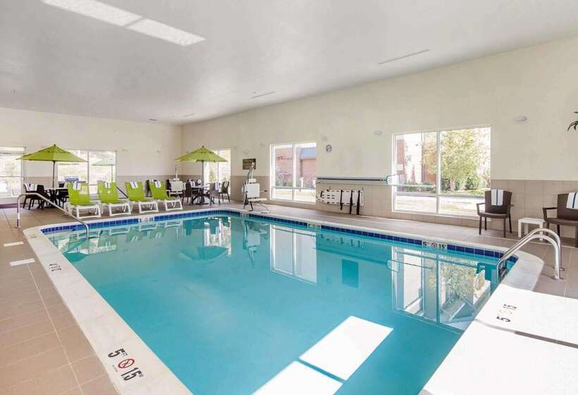 בית מלון כפרי Comfort Suites Marietta Parkersburg