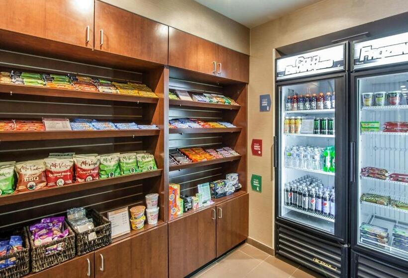 هتل Comfort Suites Marietta Parkersburg