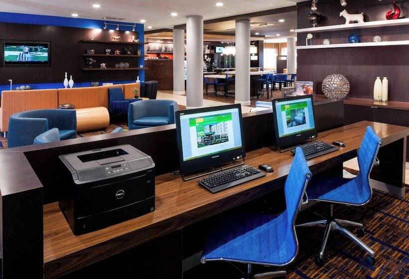 فندق Courtyard By Marriott Houston North/shenandoah