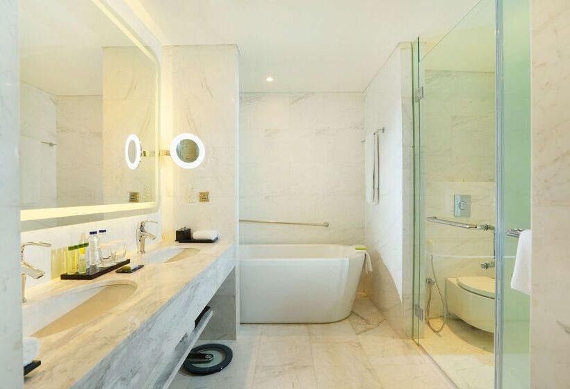 בית מלון כפרי Doubletree By Hilton Jakarta   Diponegoro