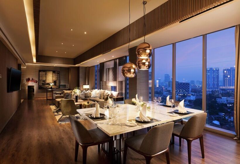 בית מלון כפרי Doubletree By Hilton Jakarta   Diponegoro