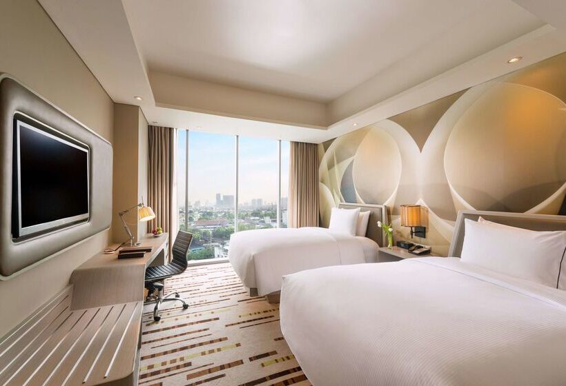 בית מלון כפרי Doubletree By Hilton Jakarta   Diponegoro
