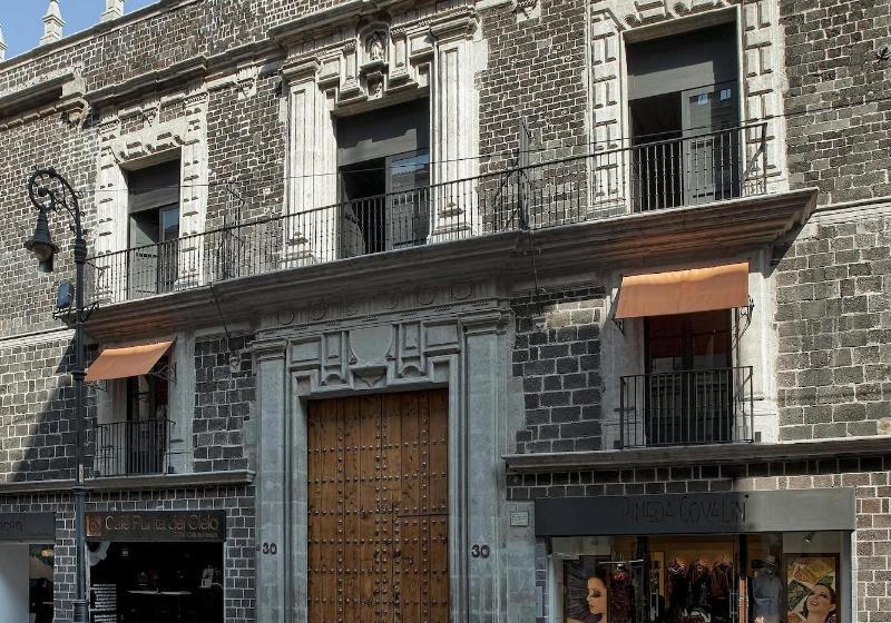 Отель Downtown Beds