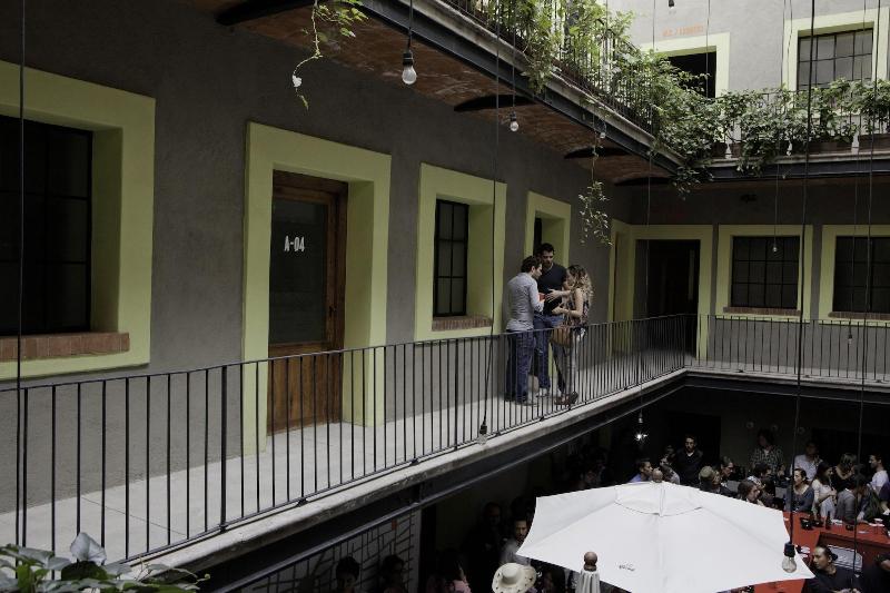 Отель Downtown Beds