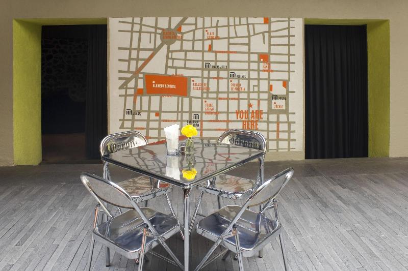 Отель Downtown Beds