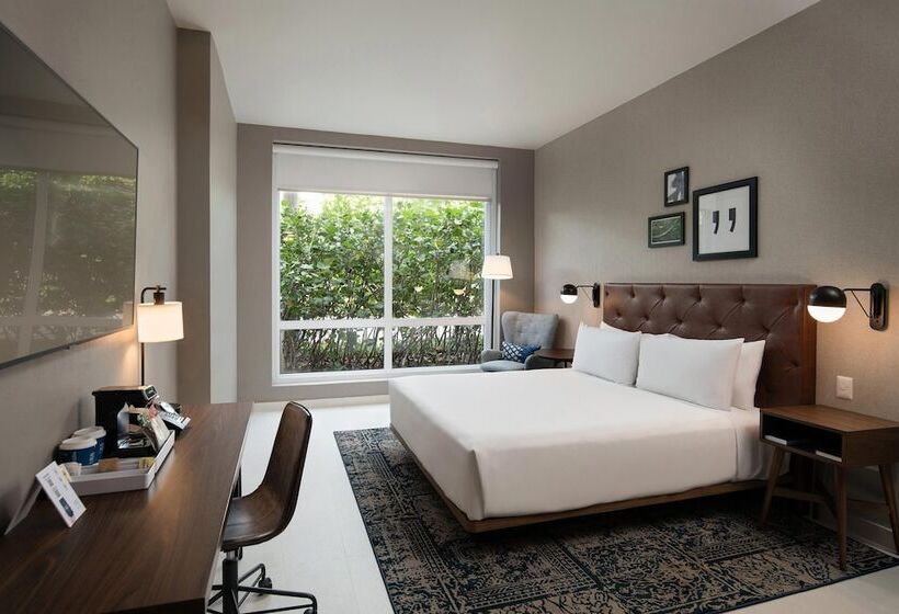 فندق Four Points By Sheraton