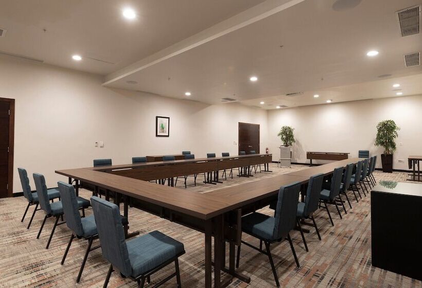 فندق Four Points By Sheraton