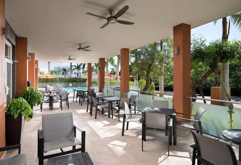 فندق Four Points By Sheraton