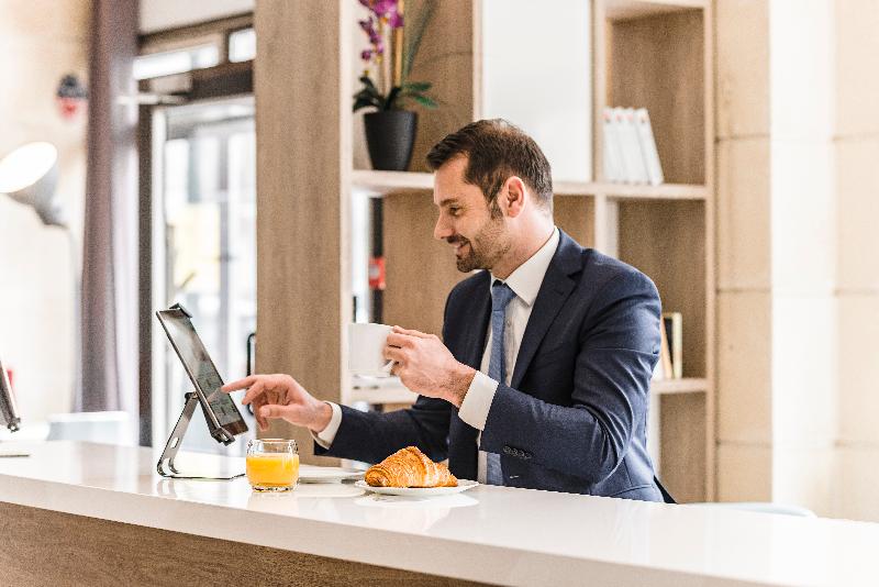فندق Grand Hôtel Clichy Paris