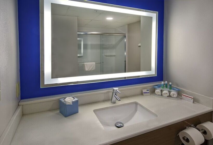 فندق Holiday Inn Express & Suites Crossville, An Ihg