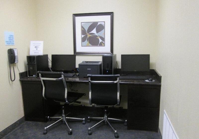 Holiday Inn Express Hotel & Suites Pampa, An Ihg