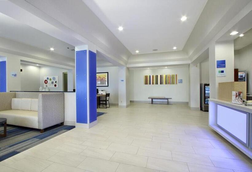 בית מלון כפרי Holiday Inn Express Boonville, An Ihg