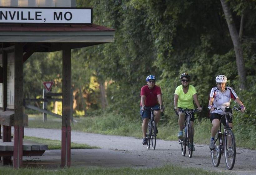 בית מלון כפרי Holiday Inn Express Boonville, An Ihg